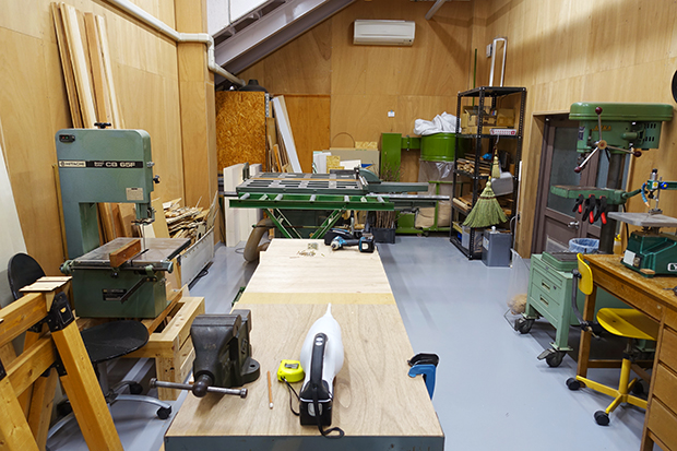 木加工室（横切り機、バンドソー、ボール盤、スライド丸鋸など）