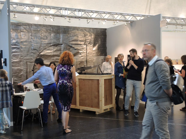 スイスのバーゼルで開かれたアートフェア「VOLTA」での作品展示の様子。
