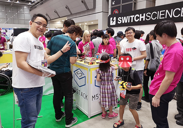 Maker Faire Tokyo 2018ではスイッチサイエンスのブース内にM5Stackを展示。老若男女多くの人が訪れたという。（写真提供：スイッチサイエンス）