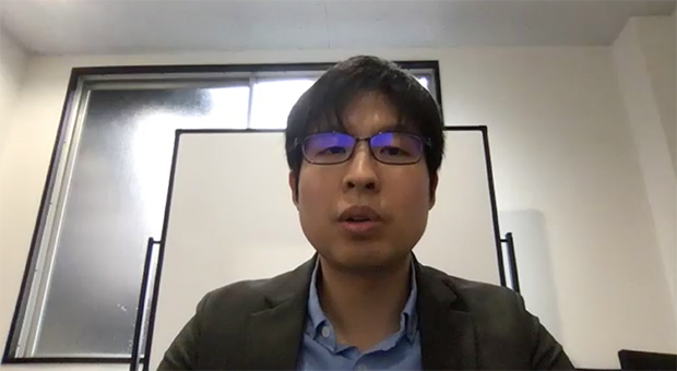 2019年5月からロビットCEO兼CTOに就任した新井雅海氏。インタビューはインターネットによるビデオ会議を通じて実施した。