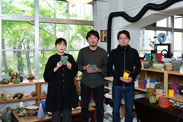 新工芸舎の3人。（左から）朝倉真莉子氏、三田地氏、小坂諒氏