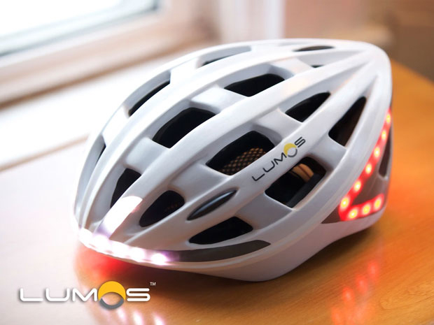 ブレーキや方向指示と連動してLEDが光る自転車用ヘルメット「Lumos」 | fabcross