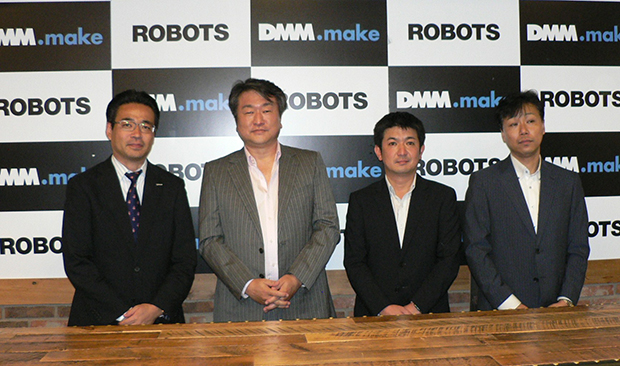 パルミーの普及浸透を目指す関係者。左から日本マイクロソフト佐藤久業務執行役員、DMM.com松栄立也代表取締役社長、岡本康広ロボット事業部長、富士ソフト渋谷正樹常務執行役員。