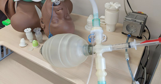 日本人医師が開発した3Dプリントできる簡易人工呼吸器、新型コロナ