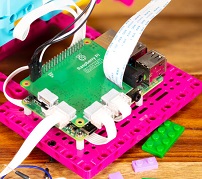 Raspberry Pi財団、LEGOとのコラボ製品「Raspberry Pi Build HAT」を使いCoderDojoを再開