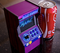 ラズパイでレトロゲーム機を——コーラ缶サイズのミニチュアアーケードゲーム機を制作