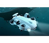 水深100mでも高精細動画を撮影できる水中ドローン——AI画像補正で海中映像をクリアに