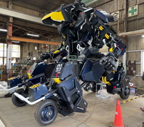 ツバメインダストリが操縦可能な搭乗型ロボット「アーカックス」のプロトタイプを完成