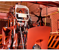 「こいつ、動くぞ」——ロボットのリアルな操縦感が体験できる「ROBOT BASE UNIT」、MOVeLOTがレンタル開始