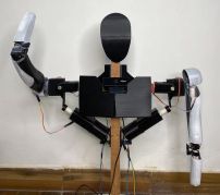 Arduino搭載「人型」ロボットを9000円以下で自作——顔認識や音声制御機能も搭載