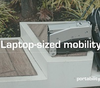 ラップトップサイズの電動モビリティ——コンパクトに折り畳んで持ち運べるeスクーター「Arma Scooter」