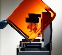 Formlabs、光造形3Dプリンター「Form 4」を発表——造形速度3.5倍、造形サイズ30％拡大