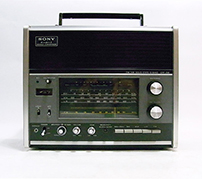 “キング・オブ・ラジオ”と呼ばれた圧倒的な存在感を持つラジオ 「SONY CRF-200 WORLD ZONE13」