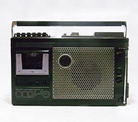 時代が生んだ重量級のポータブル情報端末機器 「TOSHIBAテレビ（ラジオカセット付） GT-4500」 