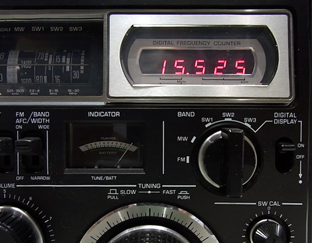 輝く赤色LEDカウンターに未来を感じた本格派BCLラジオ 「National Radio RF-2800 PROCEED 2800」 | fabcross