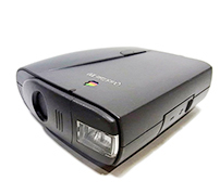 デジタルカメラ黎明期に登場した高価なデジタルガジェット「Apple QuickTake 100 Digital Camera for Macintosh」