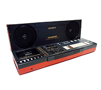 サウンドクリエイトマシンと呼びたいスタイルも斬新なステレオラジカセ「SONY  FM/AM Stereo Radio Cassette CFS-C7 CHORD MACHINE」