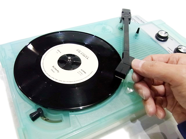 DJ用の機材にまで進化し続けたポータブルレコードプレーヤー「COLUMBIA PORTABLE RECORD PLAYER GP-3B」 |  fabcross