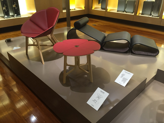 吉岡氏の他にも12組のデザイナーとルイ・ヴィトンの職人たちがその技術を使ってさまざまな椅子をデザインしている。