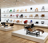 椅子はその次代の技術と素材と思想の玉手箱——「デザインコレクションⅠ」（富山）