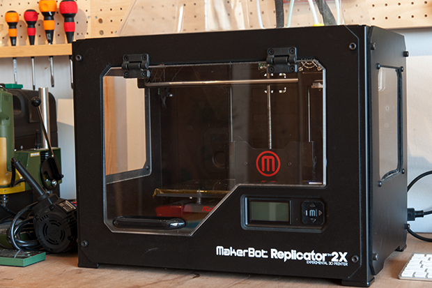 3Dプリンタ：「MakerBot Replicator 2X」