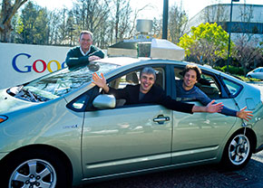 図２　米Google車が開発した自動運転車