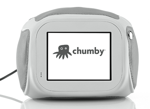 バニーが最初に手がけたオープンソースハードウェア「chumby」。ネット接続の目覚まし時計で、その後のスマートフォンやAIスピーカーなどを先取りしていたが、市場では存在感を示せなかった。