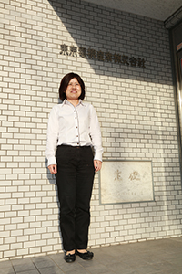 岡井さんは、工学系を学んで技術部門に最初に入社した女性。